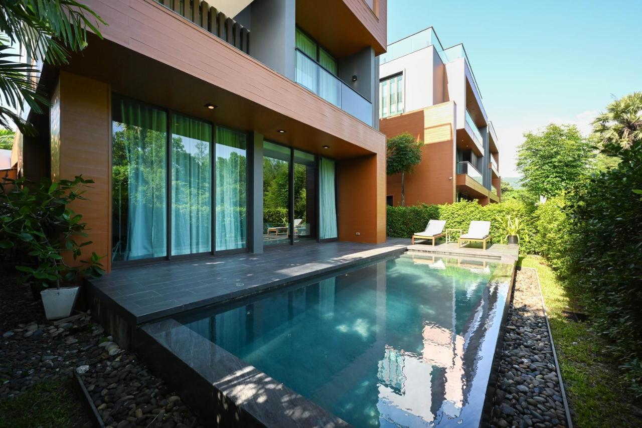 Villa mit 4 Schlafzimmern und Pool