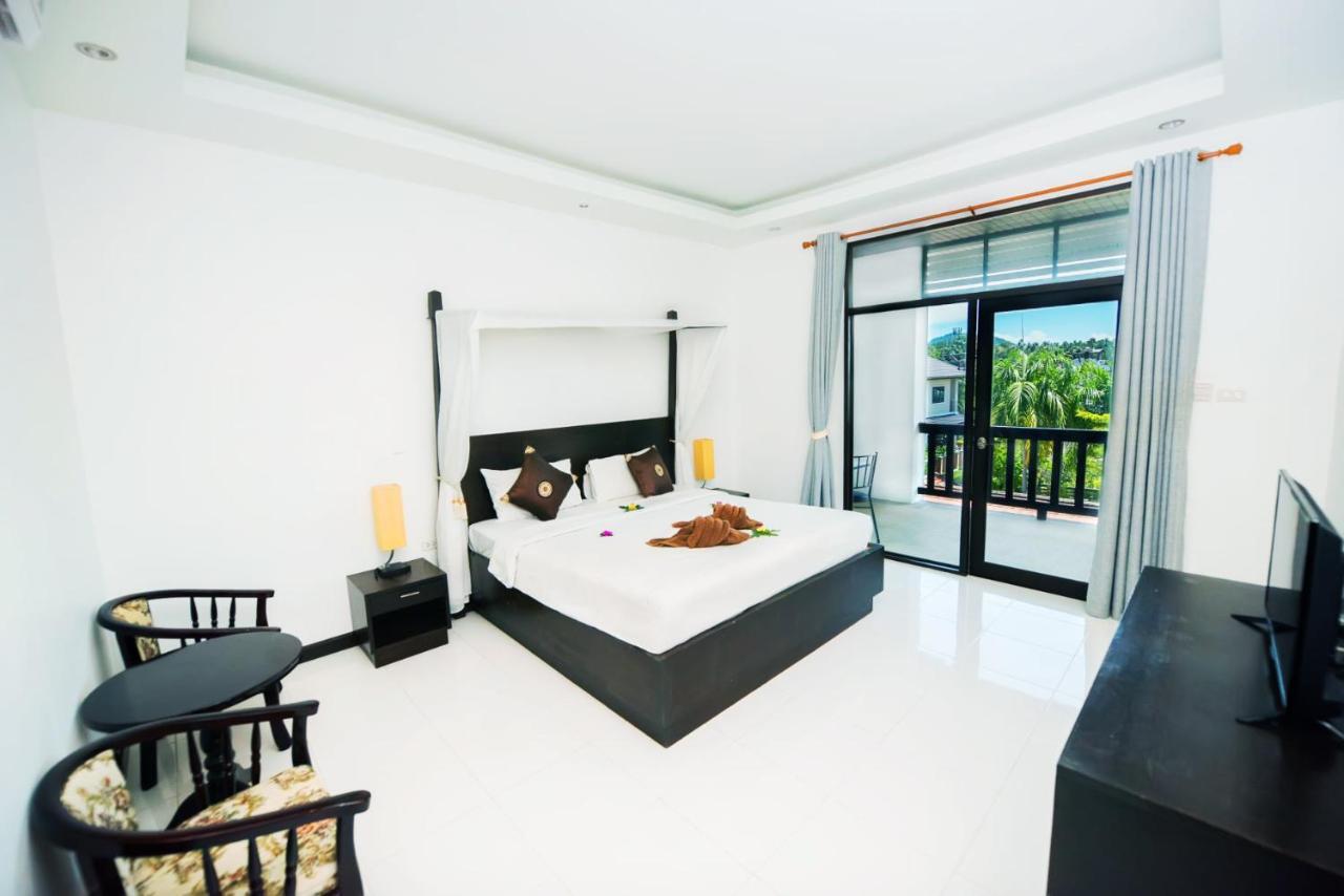 Double Room with Pool View