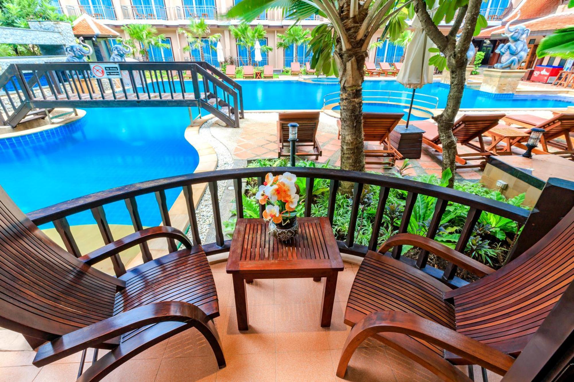 Grand Deluxe Double or Twin Room Pool Access
