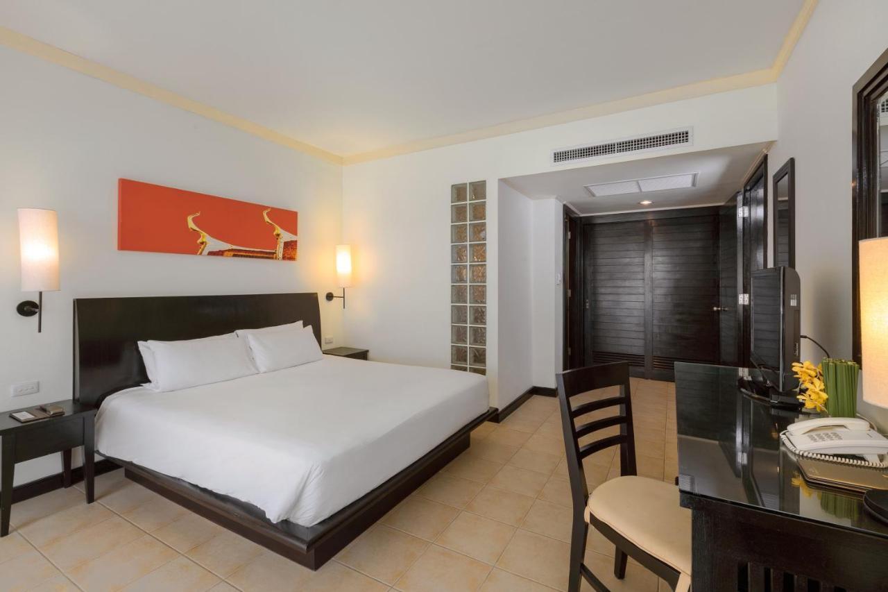 Suite Familiale 1 Chambre avec Lit King-Size - Côté Piscine
