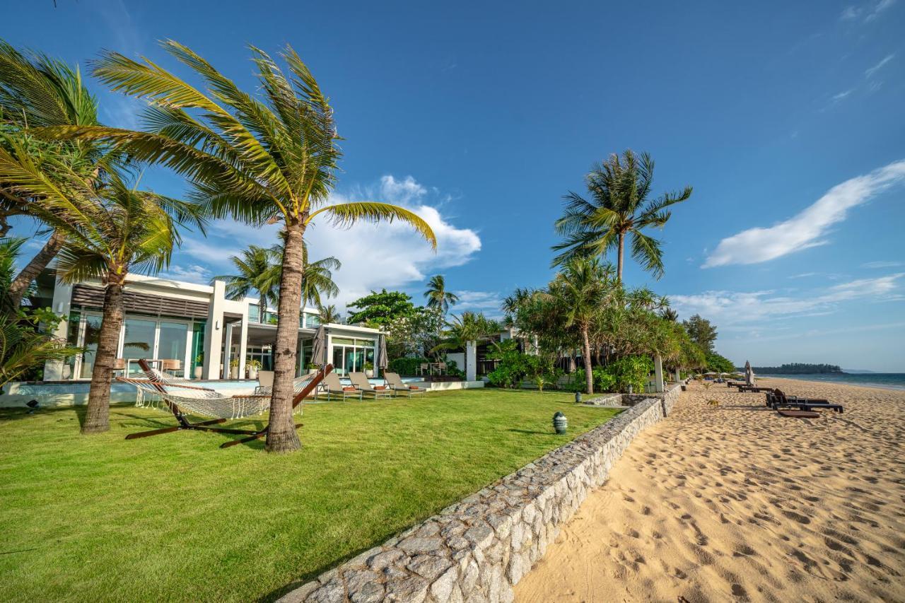 Four-Bedroom Villa Beachfront