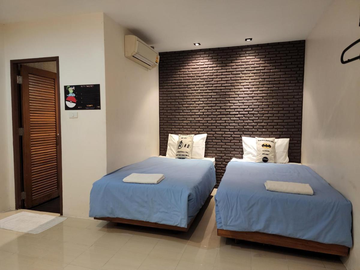 Standard Twin Room with no Balcony
