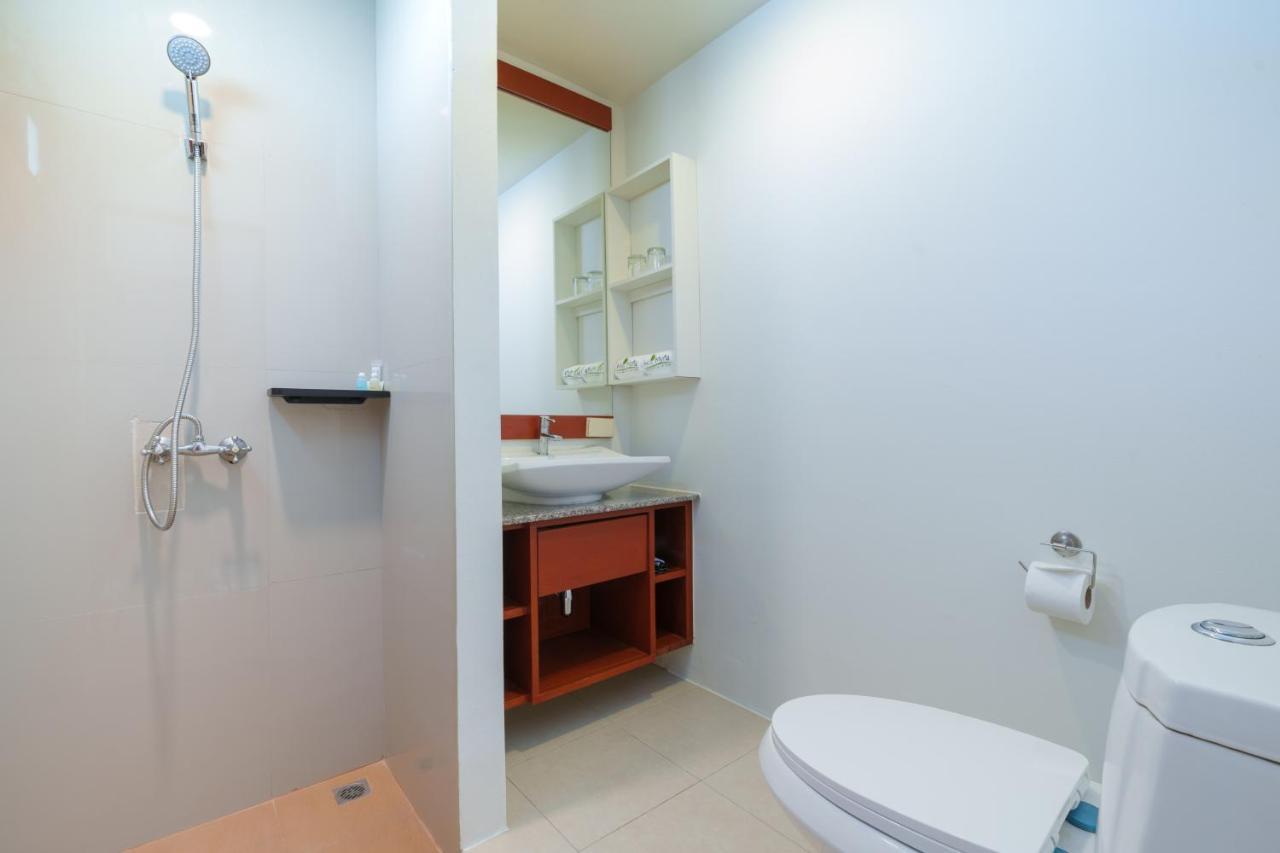 Deluxe One-Bedroom Suite with Balcony