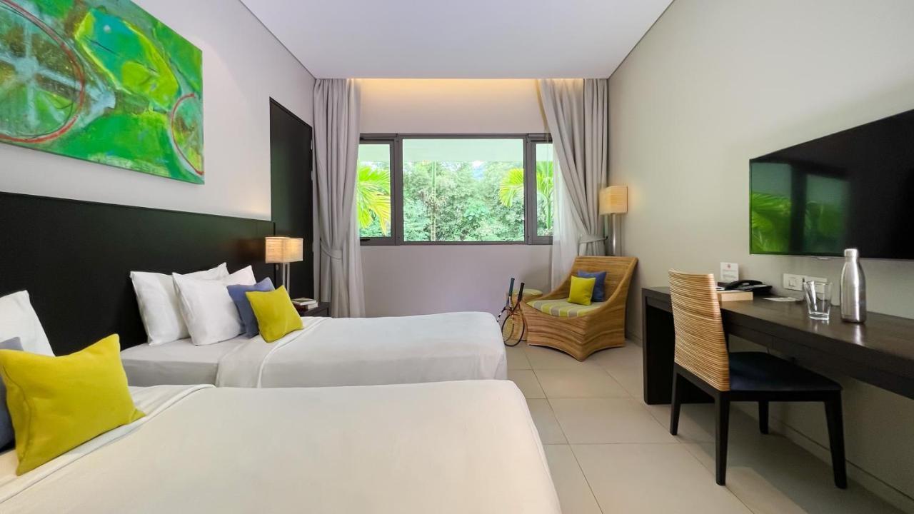 Superior Room Pool Wing Twin Beds