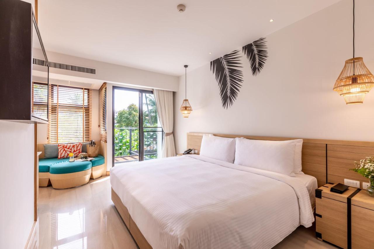 Superior Zimmer mit 1 Kingsize-Bett und Poolblick