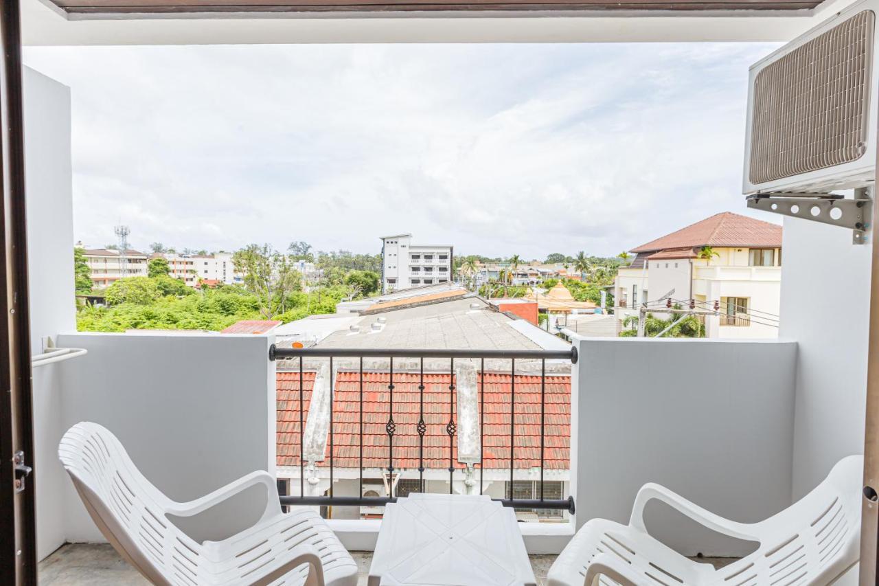Tweepersoonskamer met 2 Aparte Bedden en Balkon