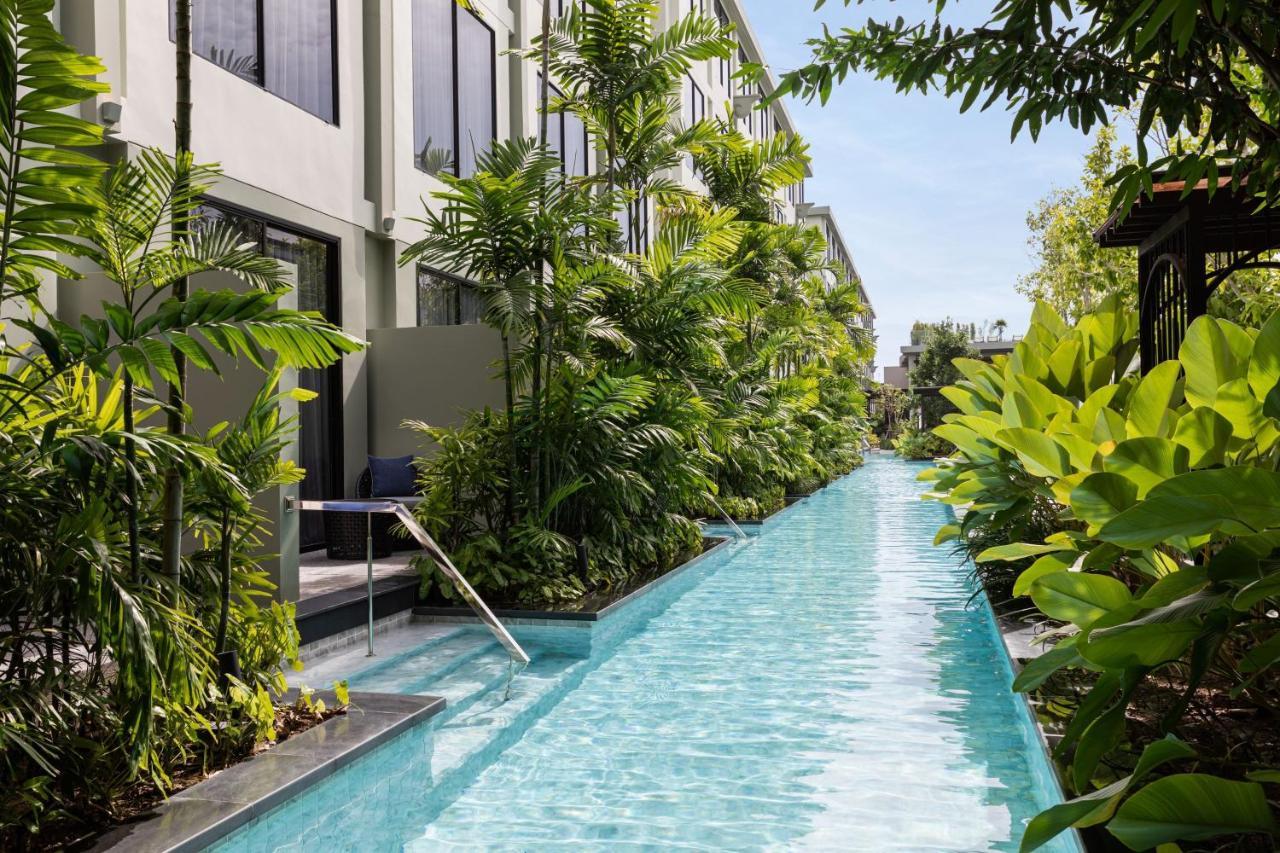 One-Bedroom King Suite - Ground Floor with Pool Access and Terrace