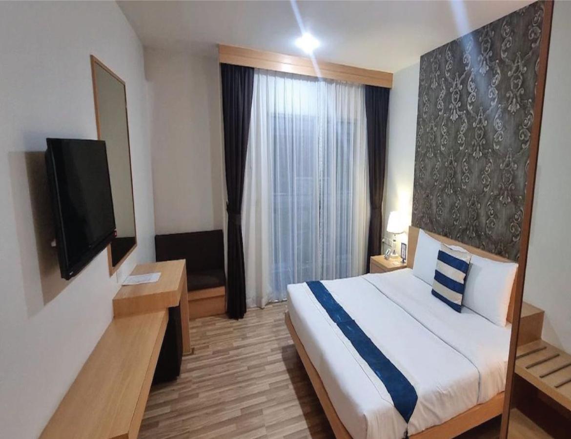 Deluxe Room with Balcony,1437761296:JPEG