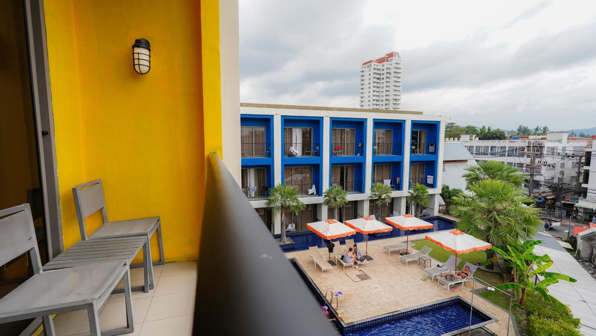 Chambre Double ou Lits Jumeaux Deluxe - Vue sur Piscine