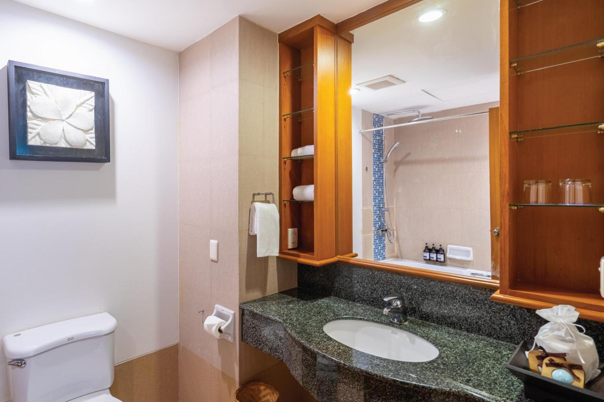 Premier Golf View Suite King (Size 78 sqm.)