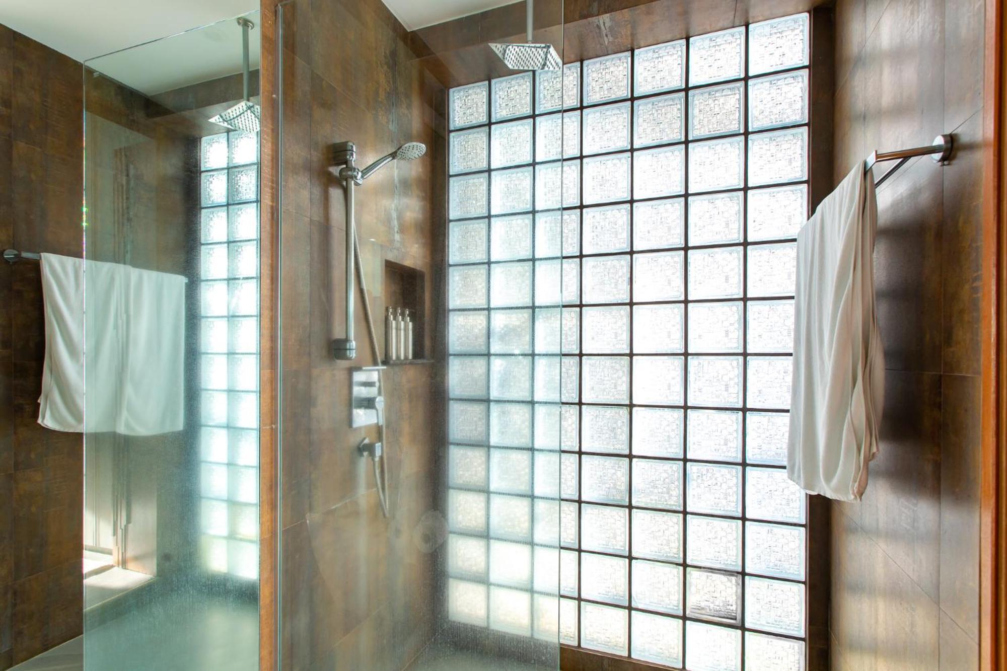 Villa with Sea View,1596168803:JPEG