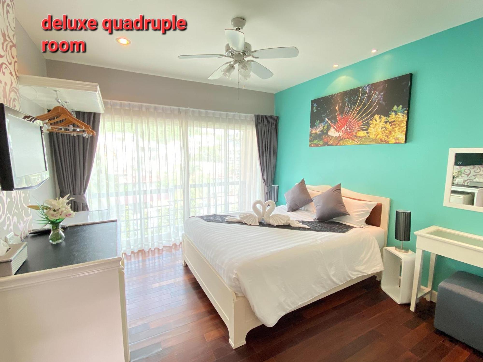 Quadruple Room with Terrace