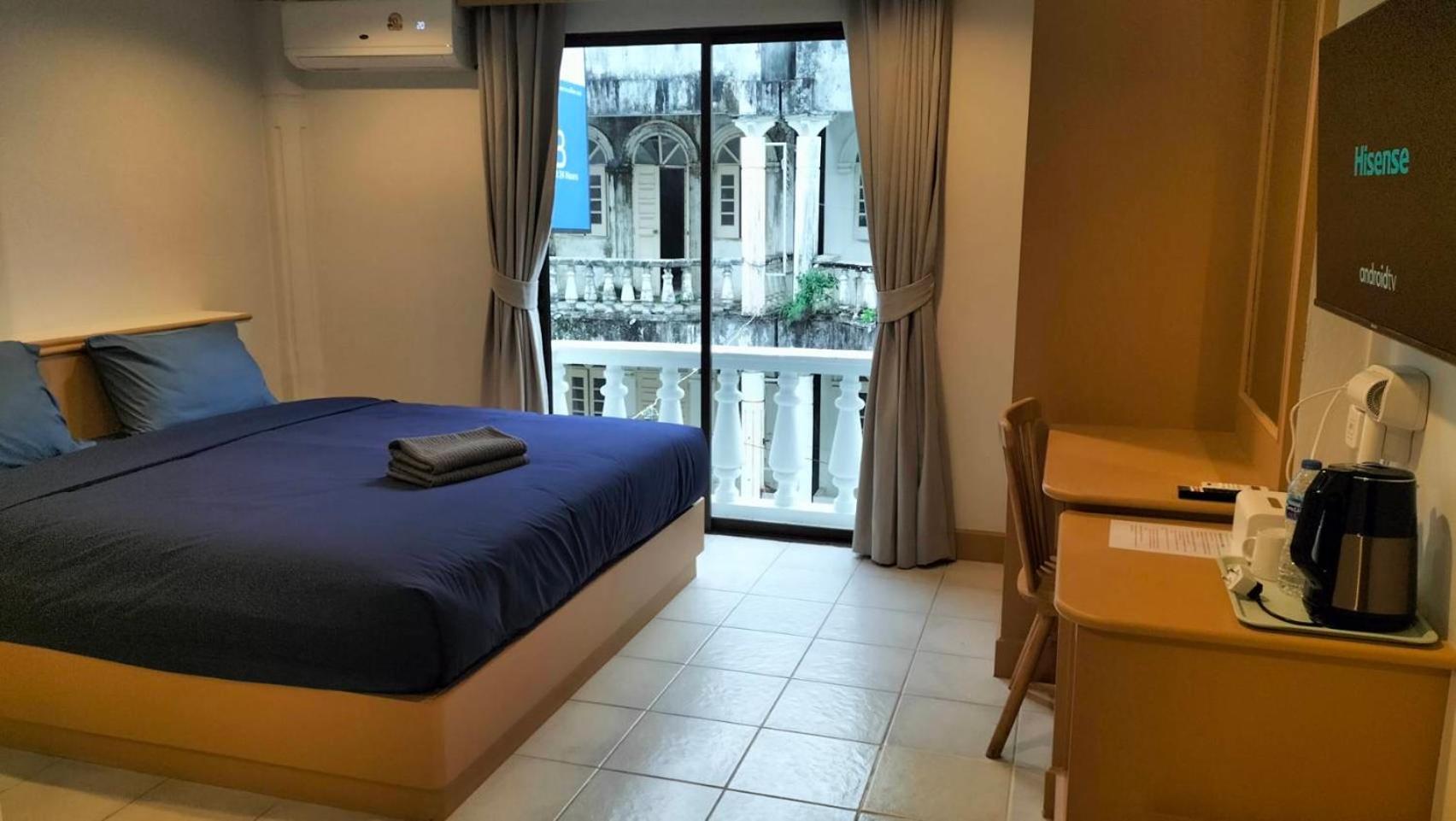 Deluxe Double Room with Balcony