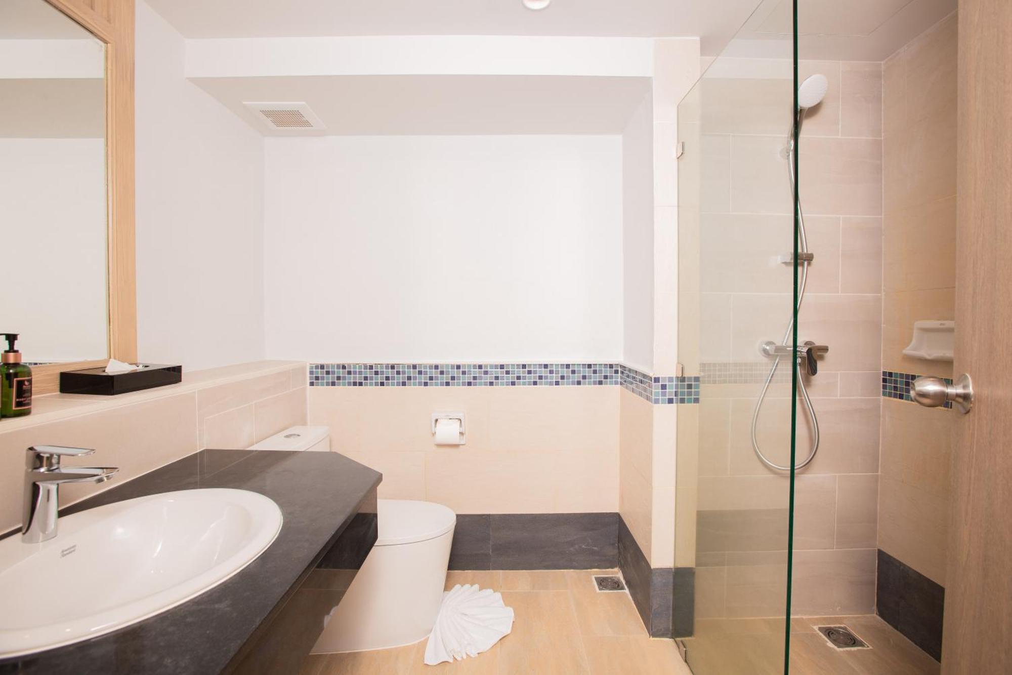 Deluxe Pool,1619765188:JPEG