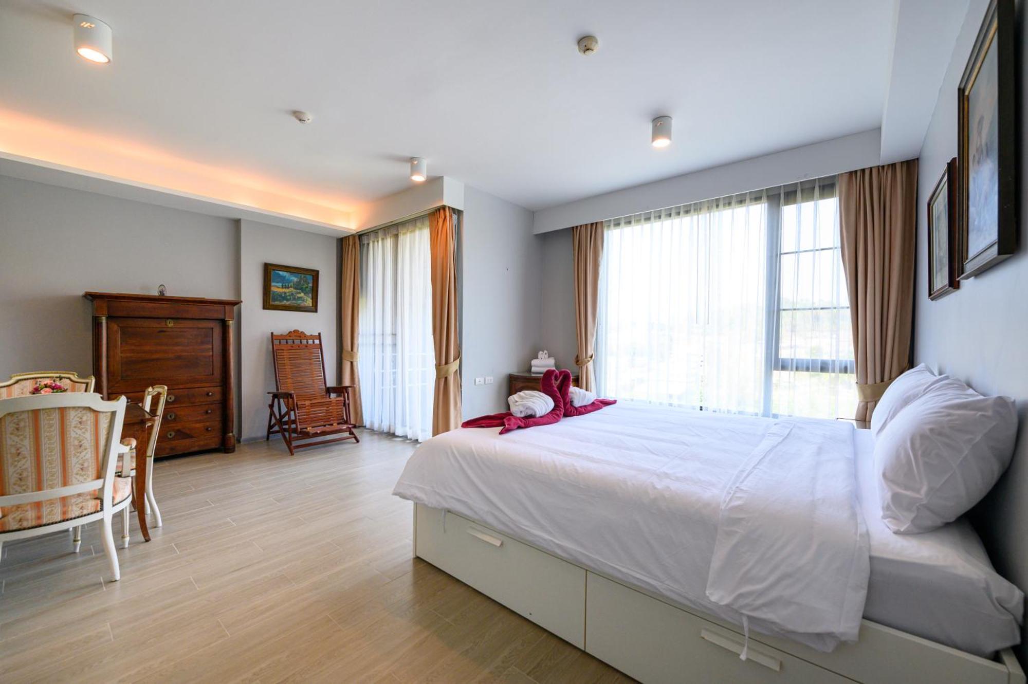 Three-Bedroom Apartment Sea View