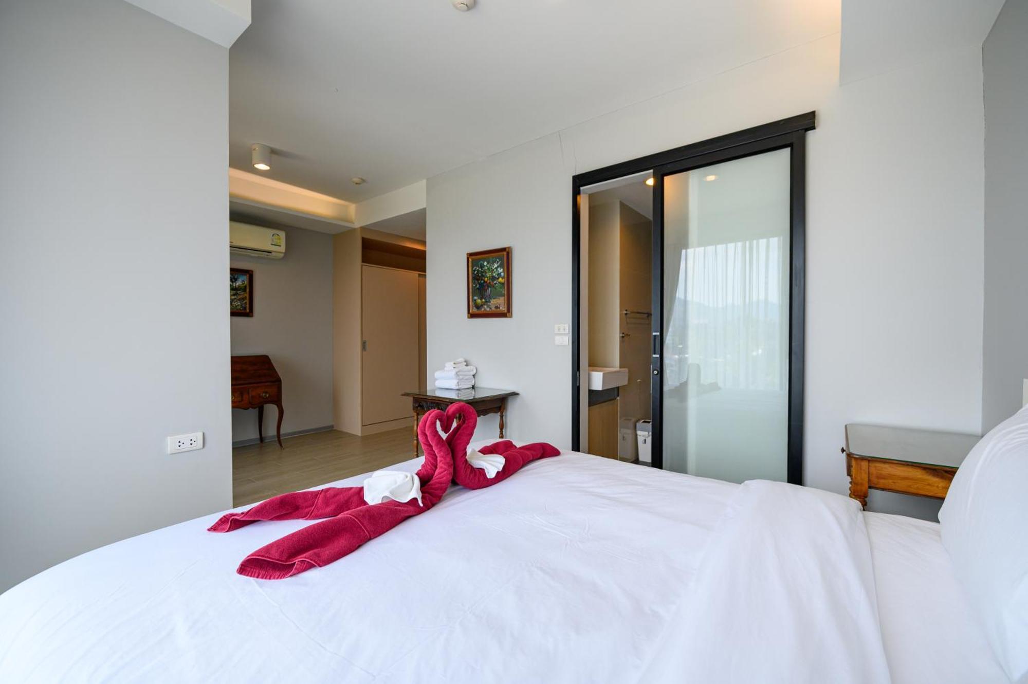 Three-Bedroom Apartment Sea View