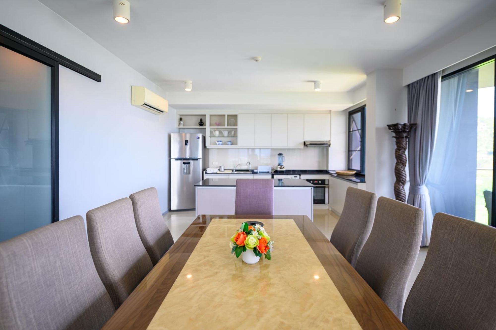 Three-Bedroom Apartment Sea View