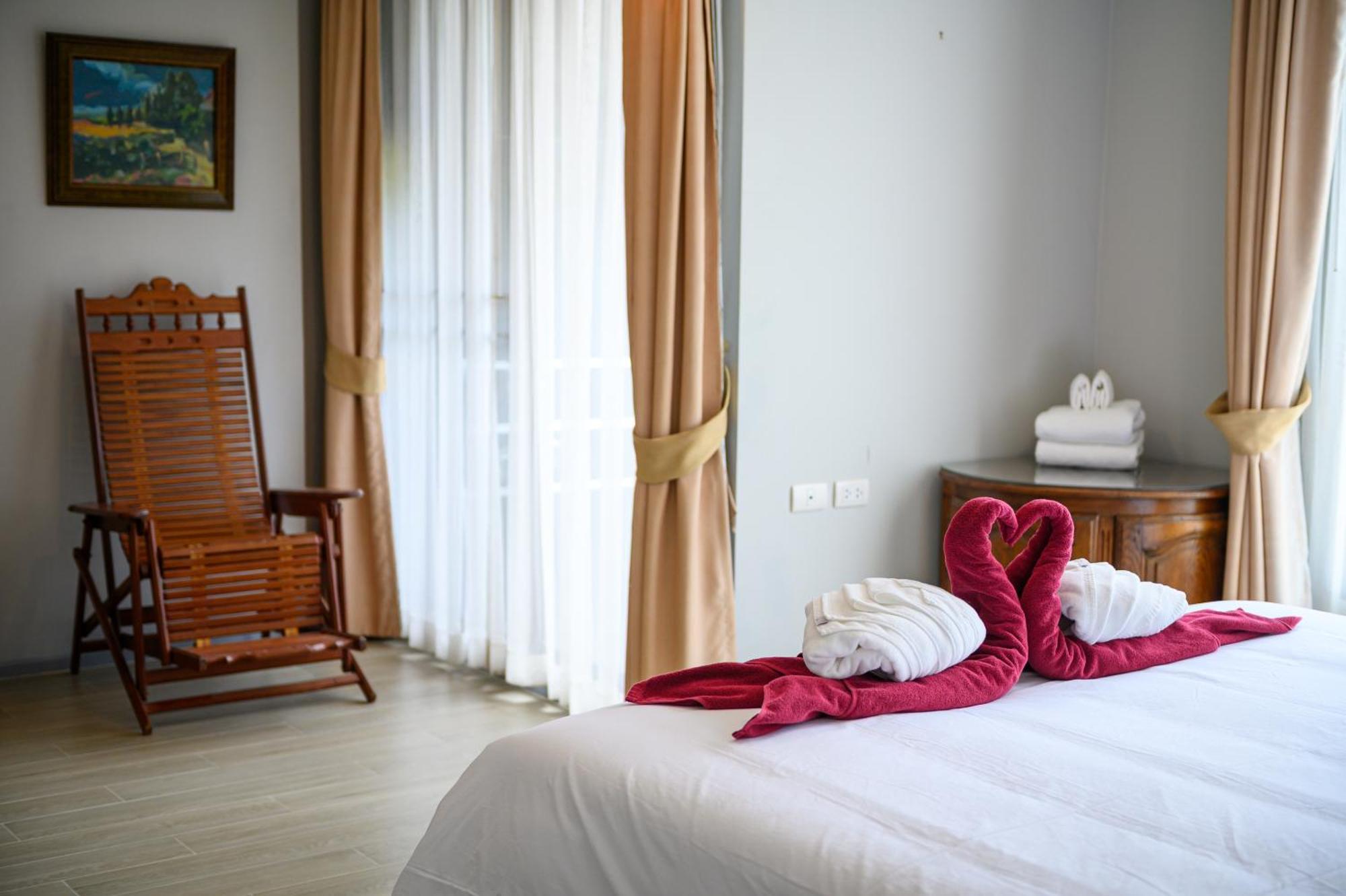 Three-Bedroom Apartment Sea View