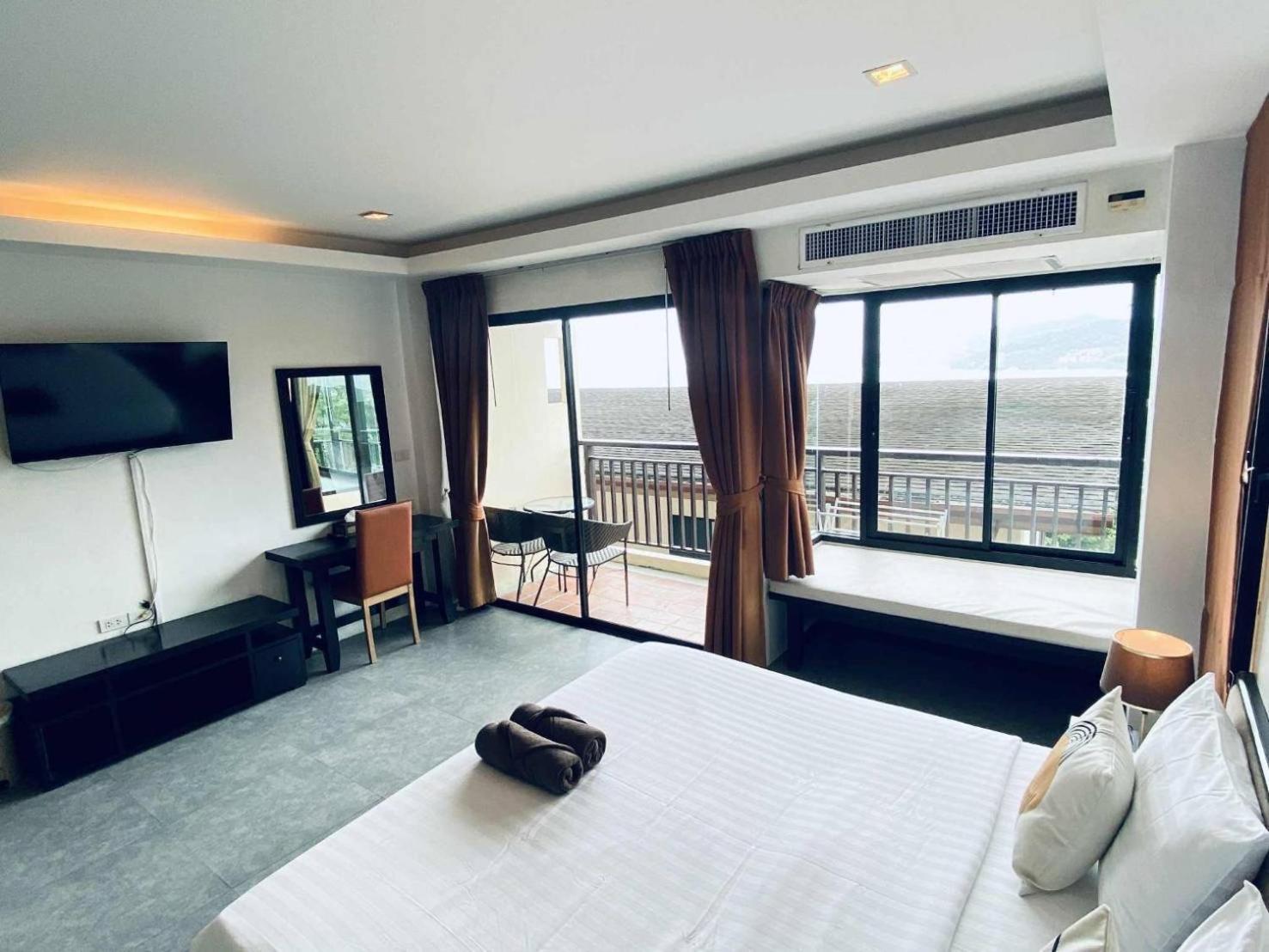 Superior Double Room Partial Sea View