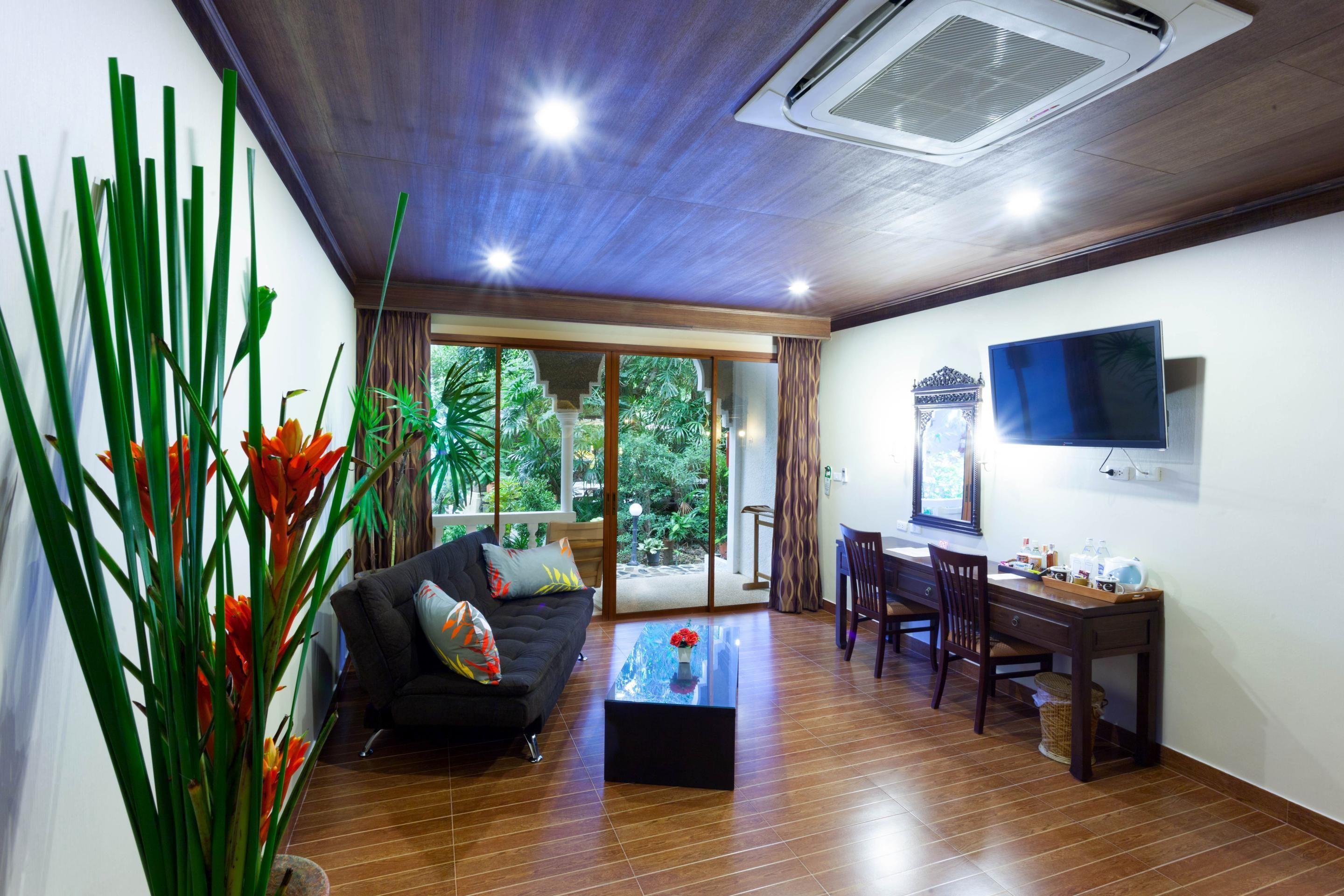 Deluxe Family Room,112896471:JPEG