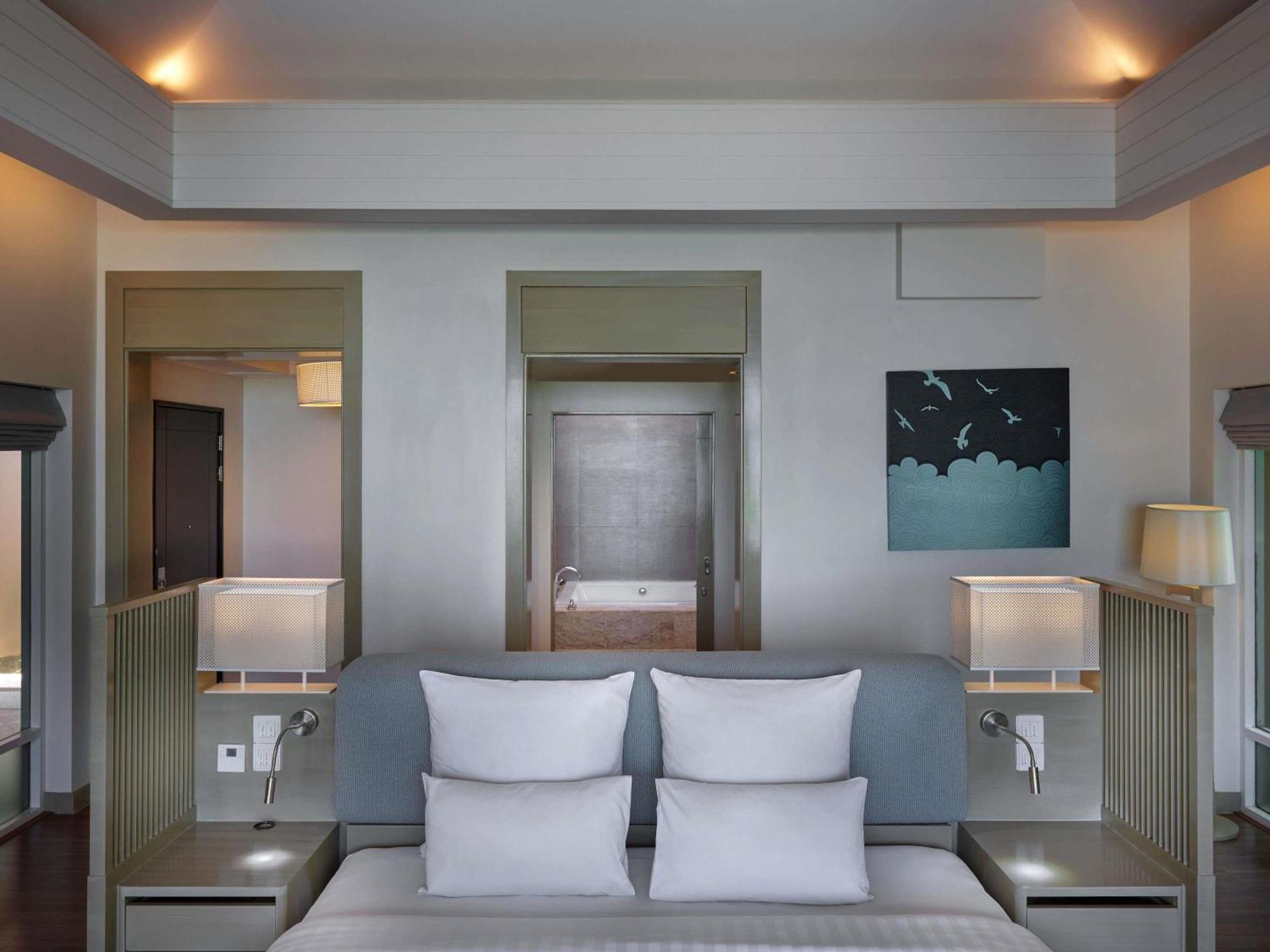 Pool Villa Sea View, 1 King Bed, Island’s Most Stunning Sunrise