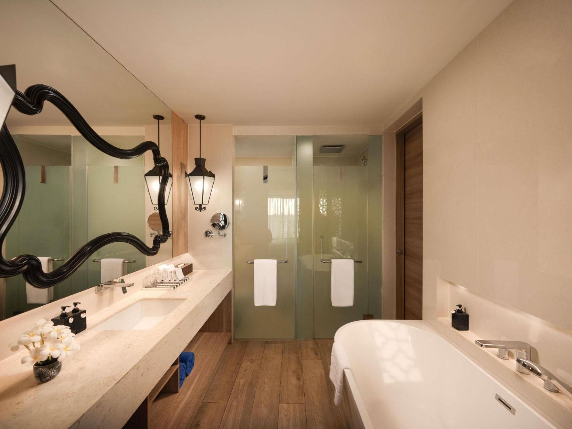 Deluxe Suite mit Zugang zum Pool — Gartenblick