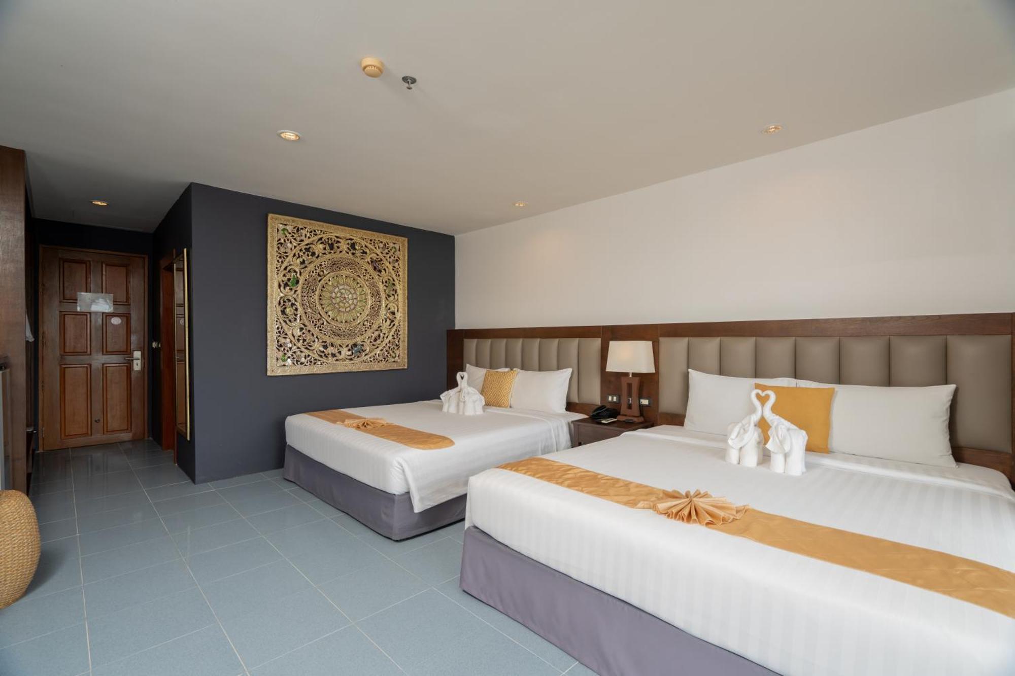 Signature Family Room with Sea View