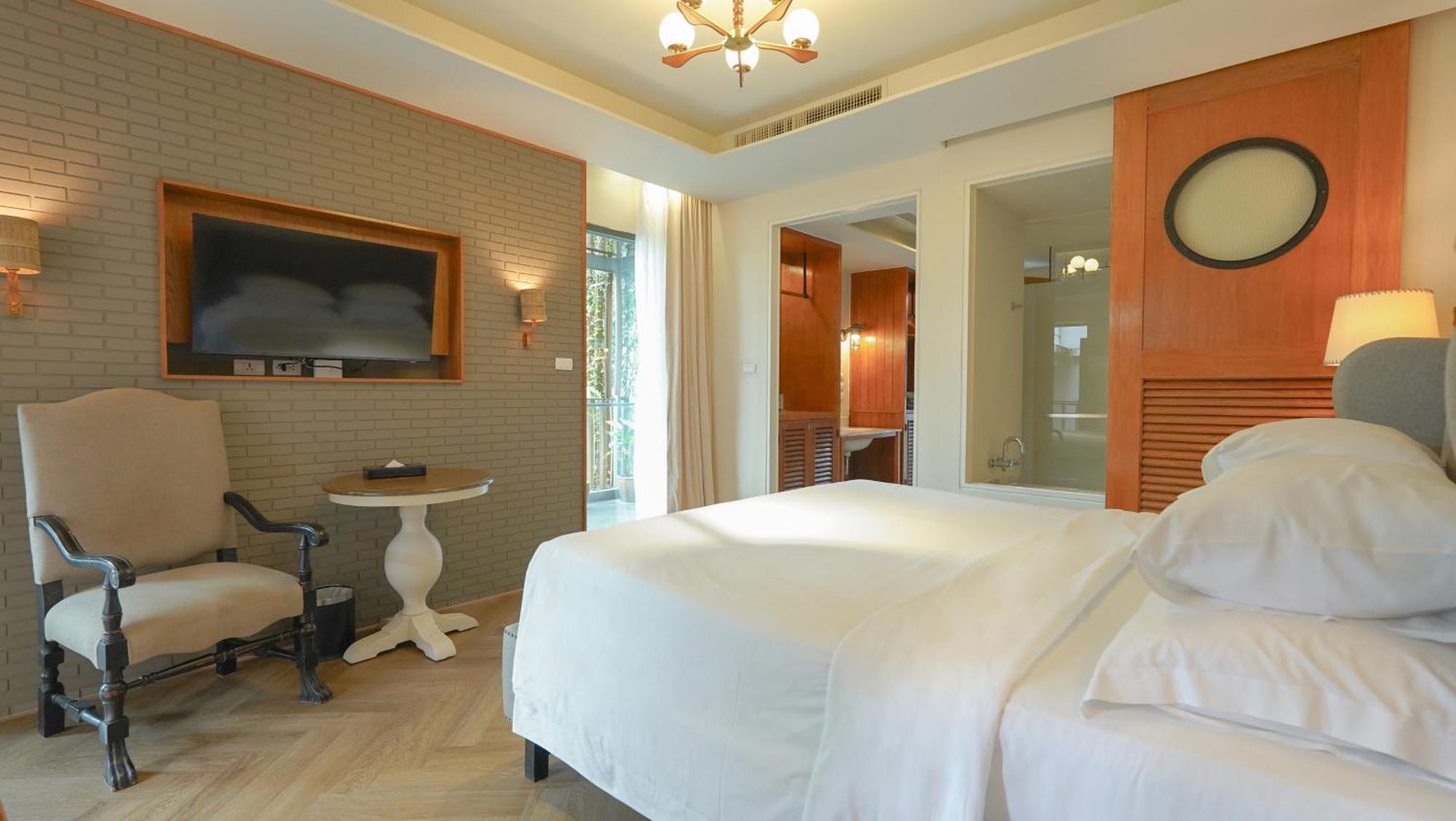Family Room,1739446200:JPEG