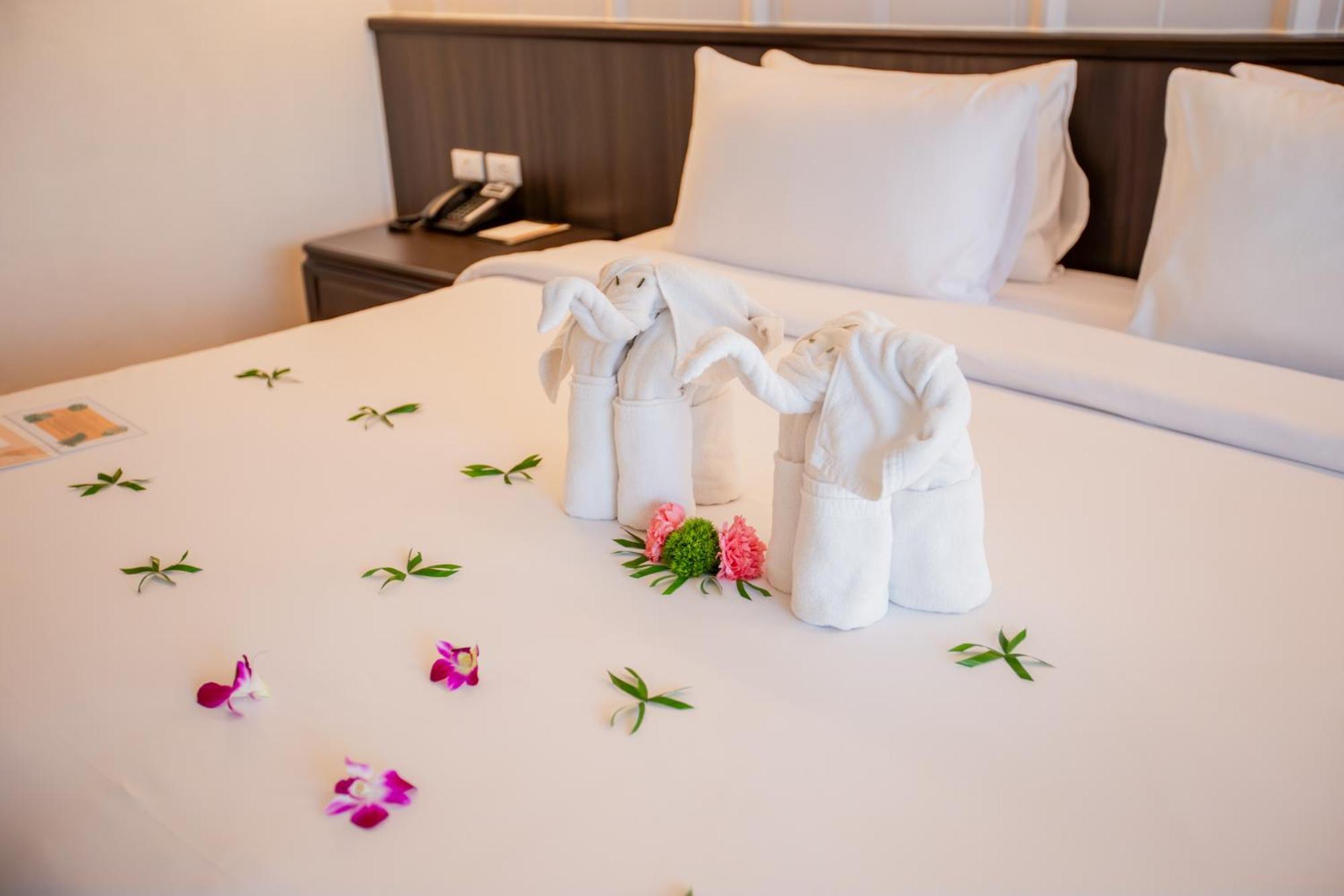 Deluxe Double or Twin Room