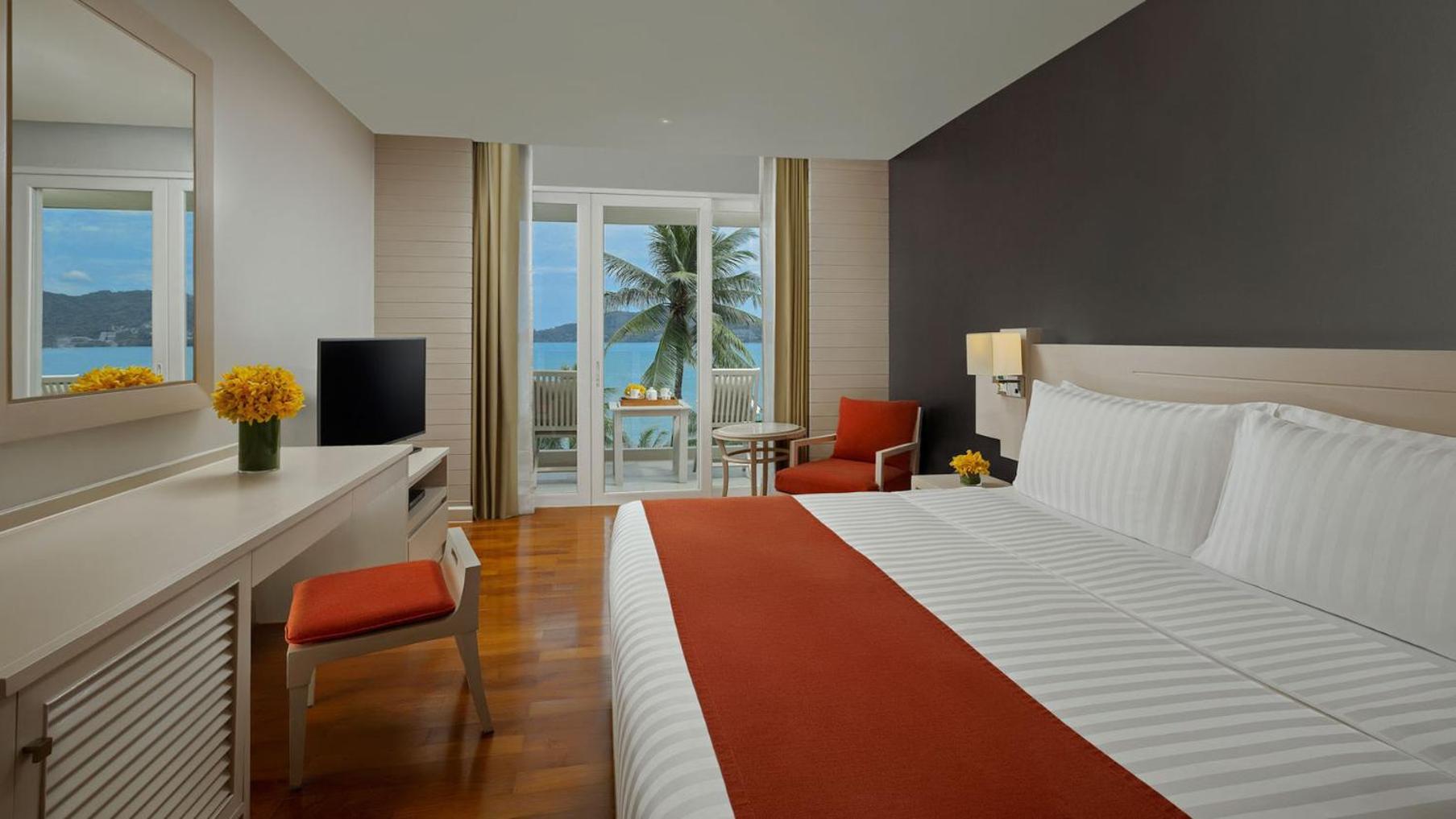 Quarto Duplo Superior com Vista Parcial do Mar