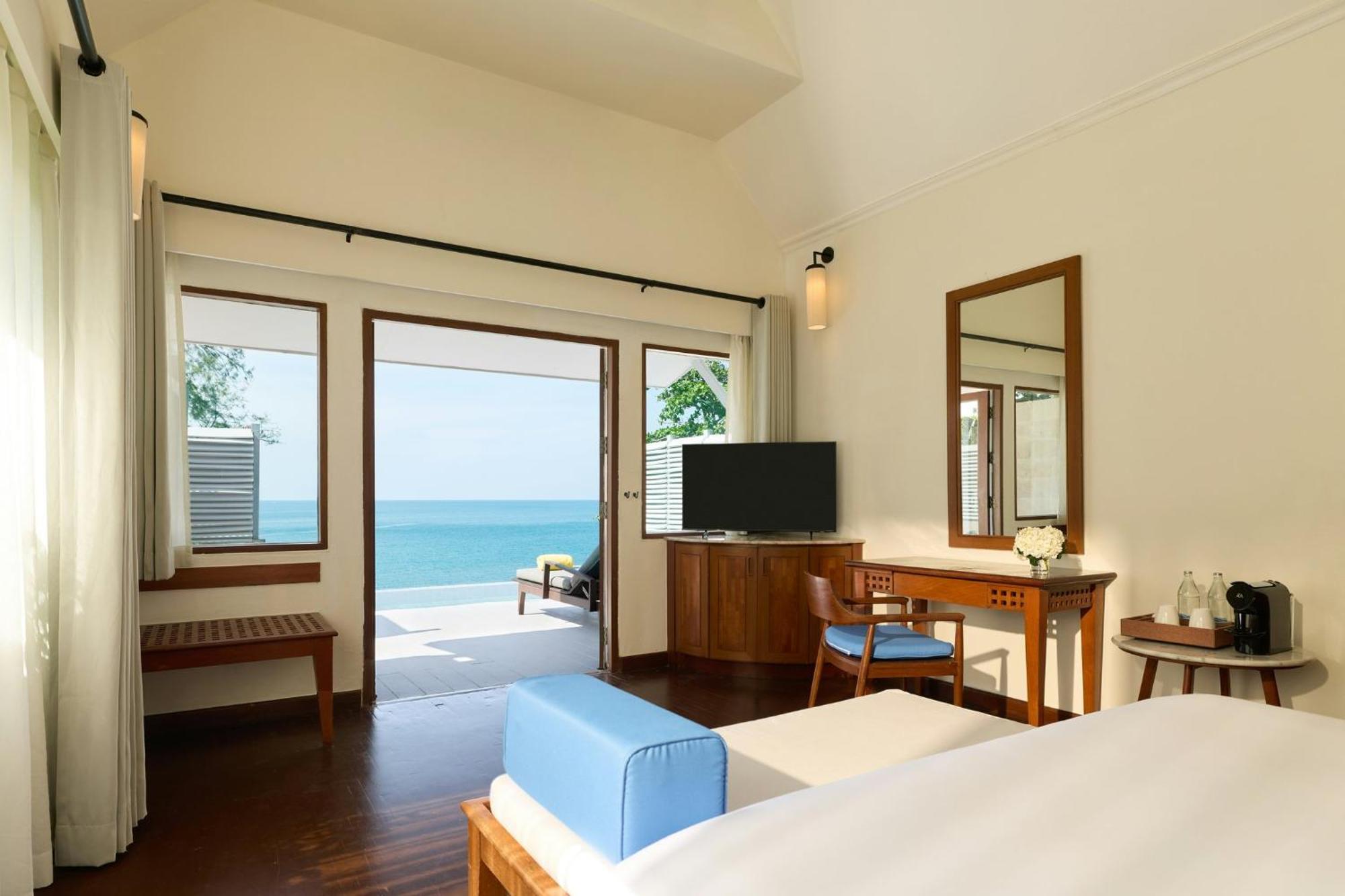 Poolvilla mit Kingsize-Bett