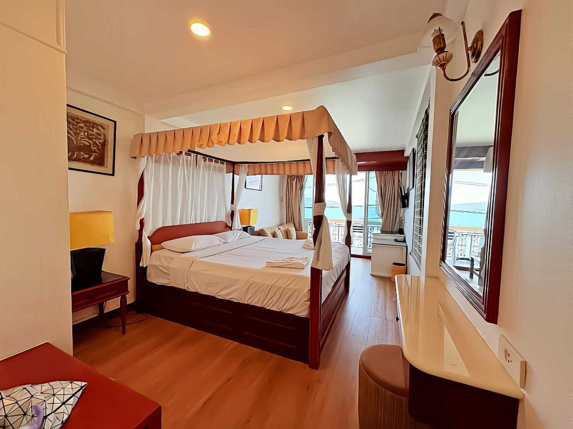 Deluxe Double or Twin Room Sea View