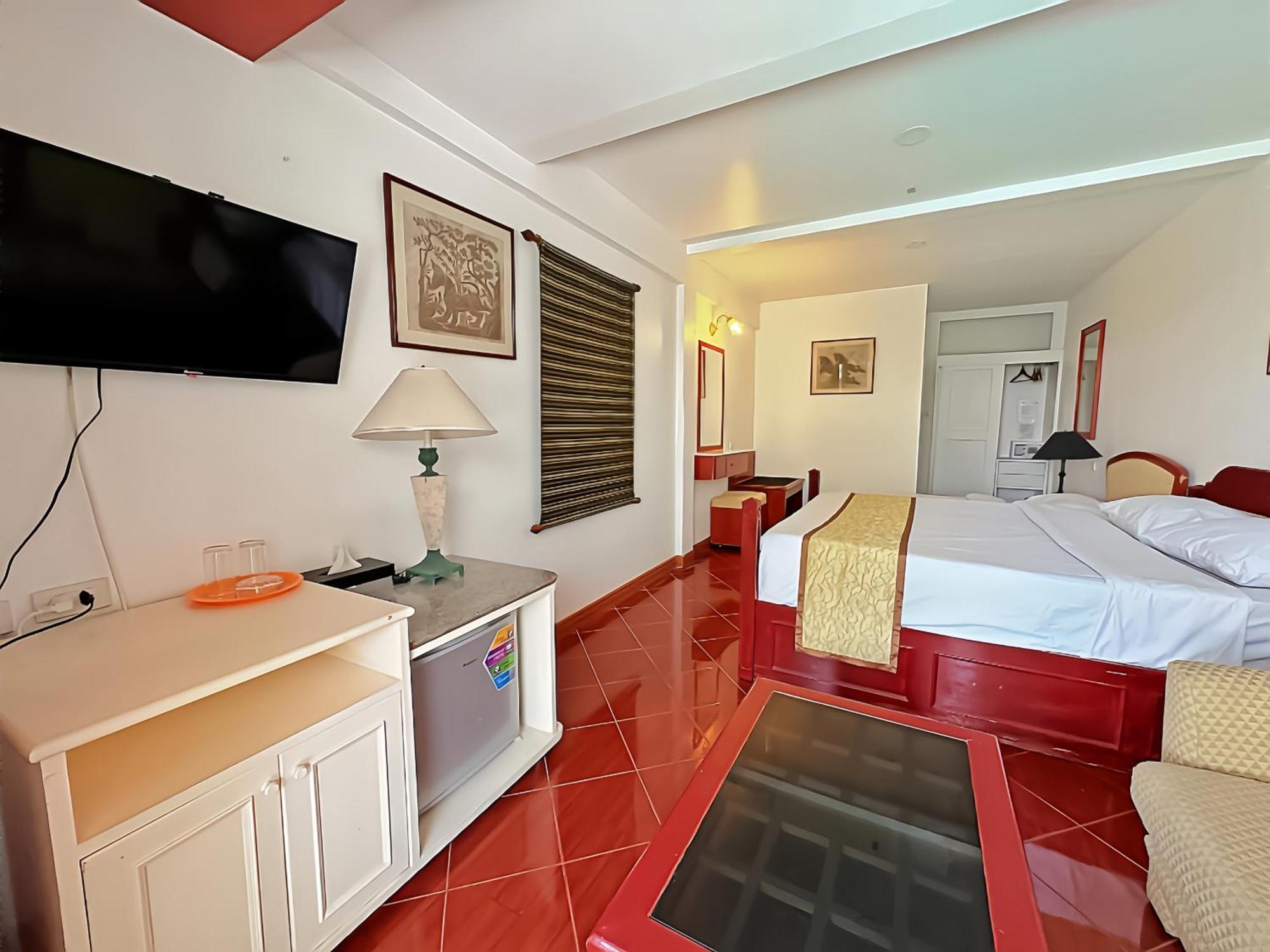 Deluxe Double or Twin Room Pool Access