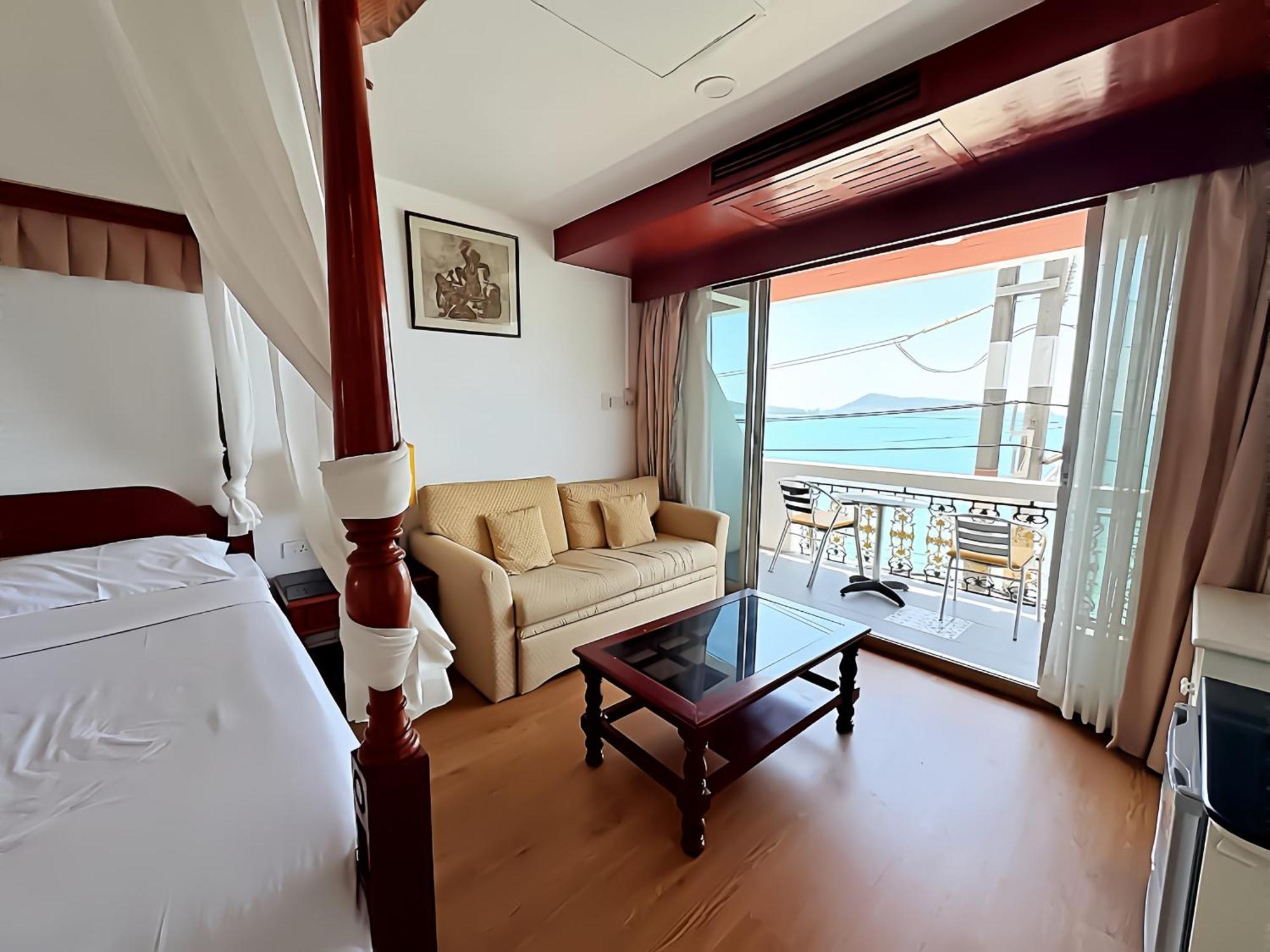 Deluxe Double or Twin Room Sea View