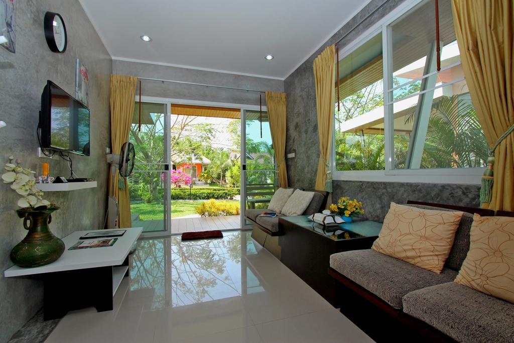 Deluxe Bungalow with Garden View