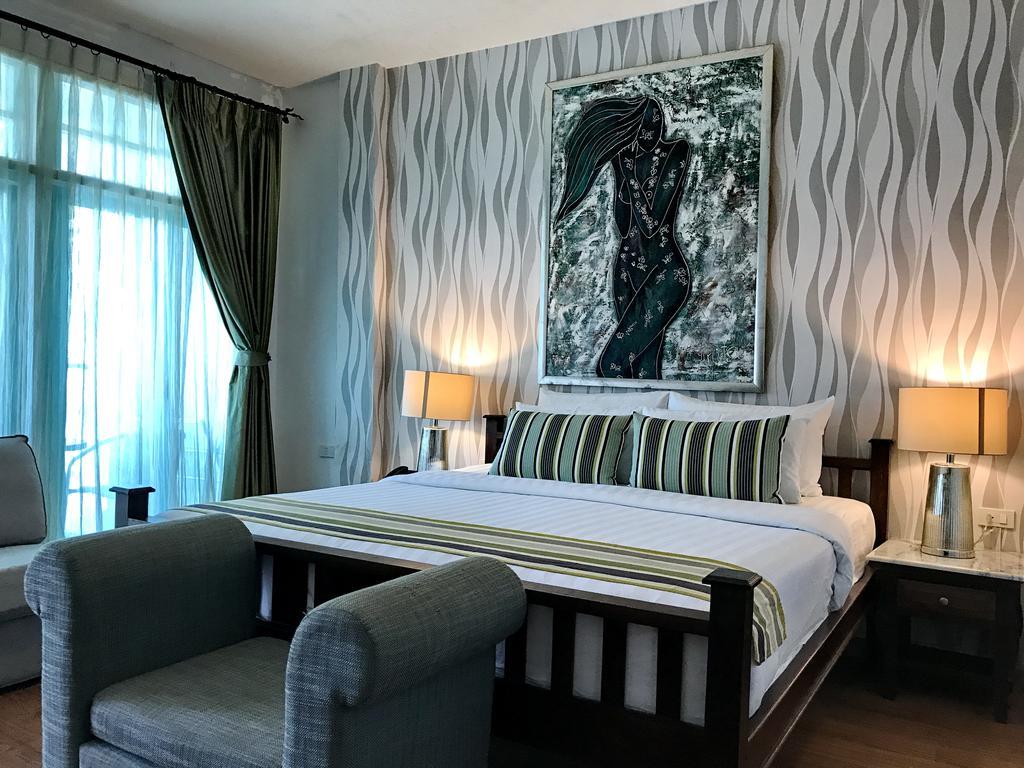 Premium Deluxe 1 King City View with Balcony,992952757:JPEG