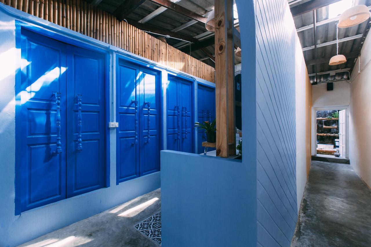 Deluxe Room with Shared Bathroom