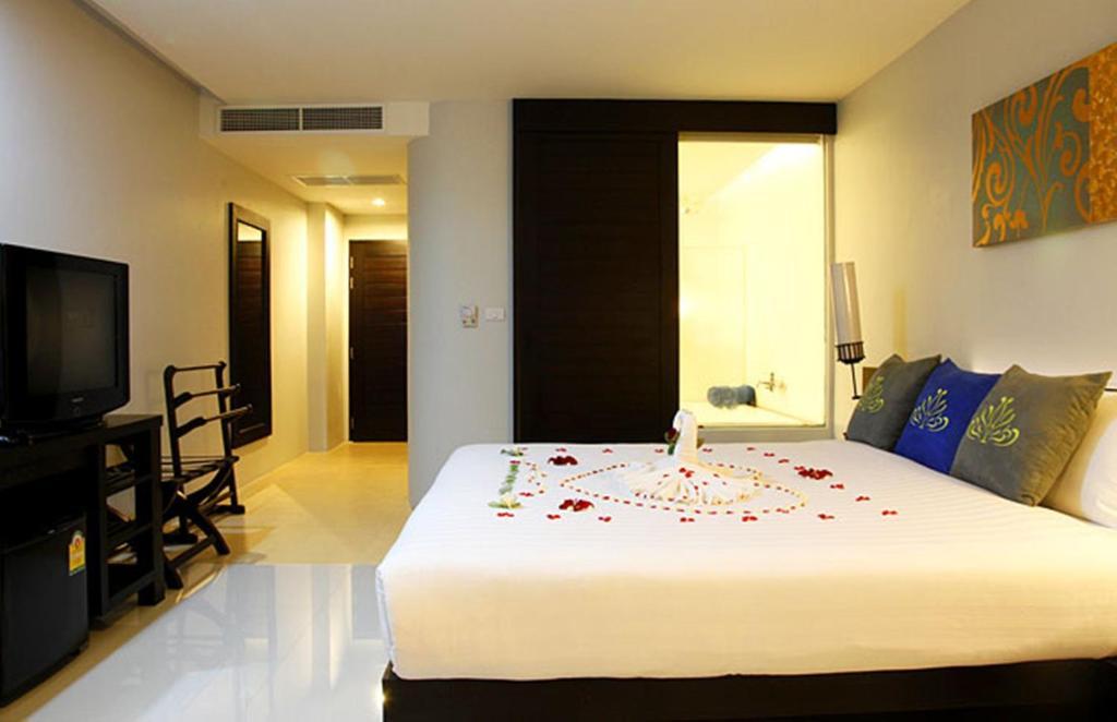 Habitación Doble Grand Deluxe con vistas a la piscina
