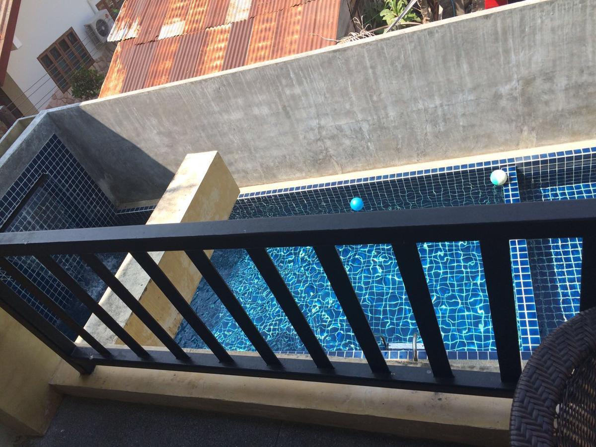 Studio mit Balkon