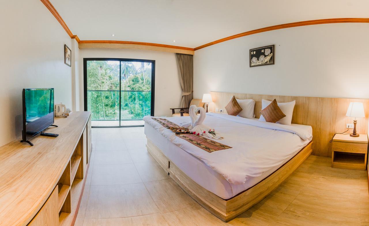 Double Room with Pool View,654205110:JPEG