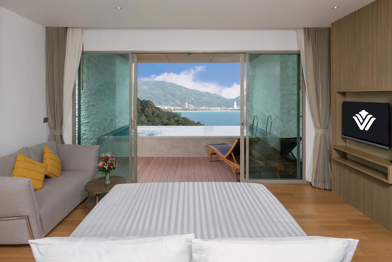 Pool Suite mit Meerblick