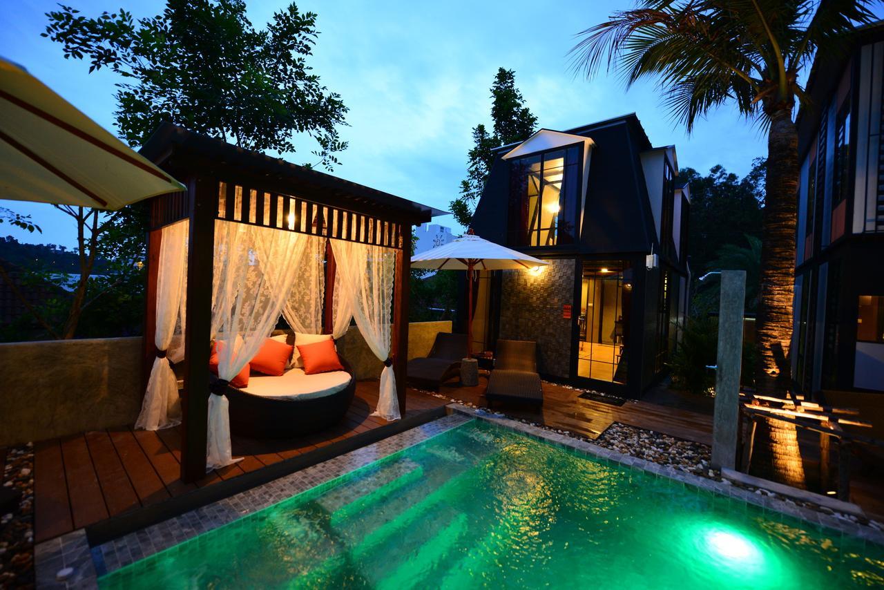 Deluxe Pool Access - One bedroom