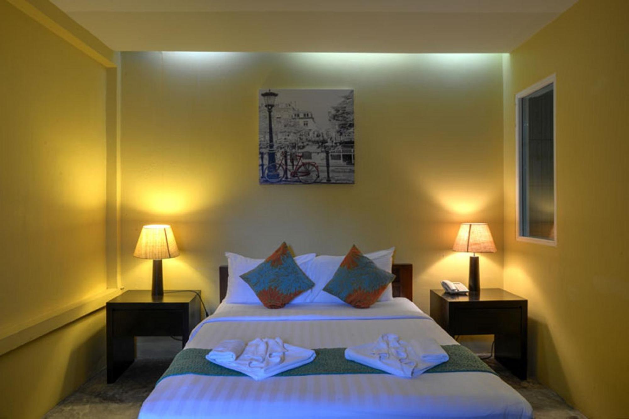 Standard Queen Room