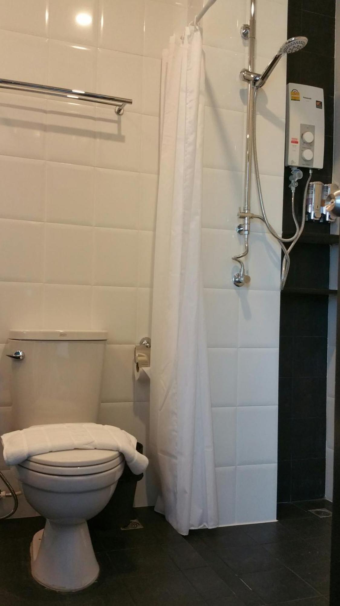 Deluxe Pool Access Room