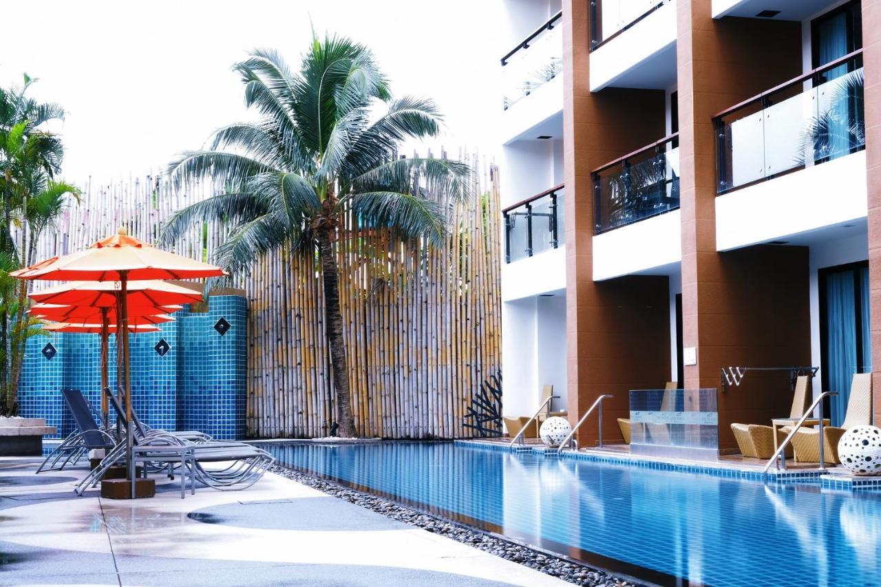 Deluxe Pool Access,724793038:JPEG