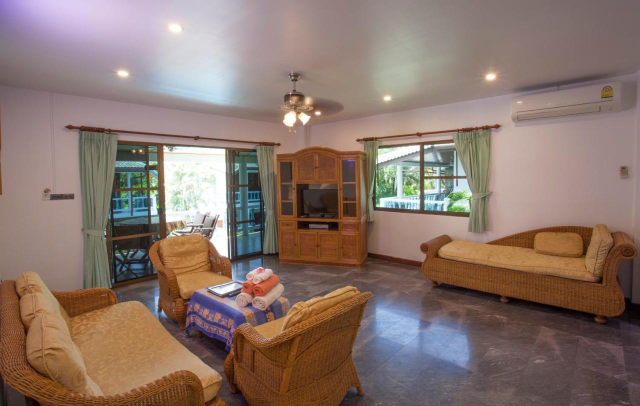 Superior One-Bedroom Apartment