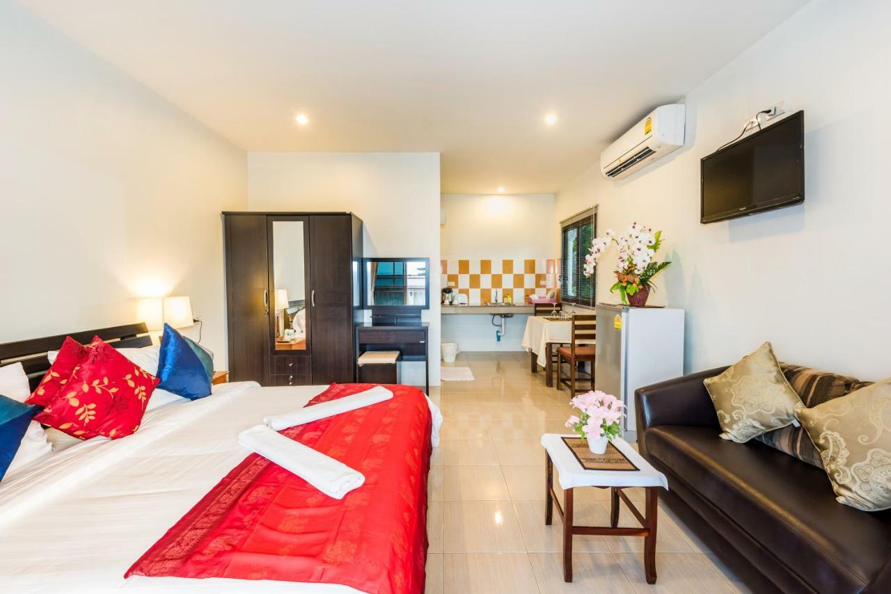 Standard Room Double Bed with Balcony (Front Building Road Side),894525610:JPEG