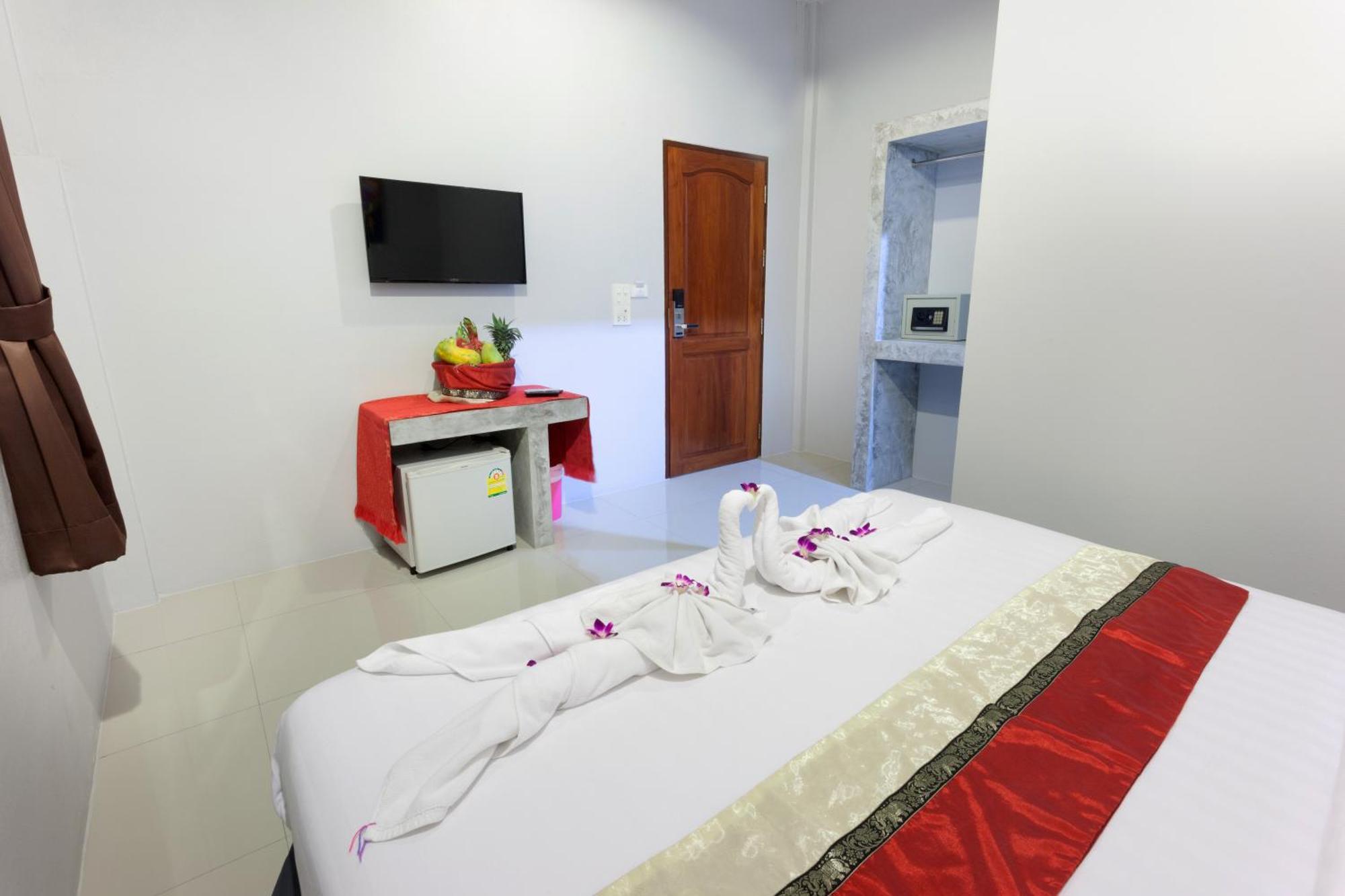 Deluxe Double Room,902102797:JPEG