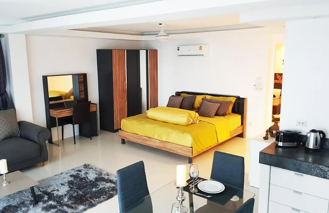 Karon Seaview Pool Apartment, Ground 4P-1