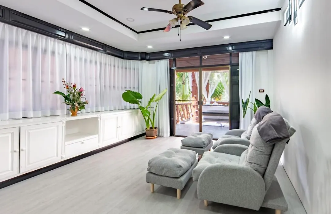 Villa Cologne​ @Nanai Villa-1